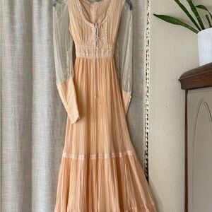 Gunne Sax Peach Lace Sleeve Dress